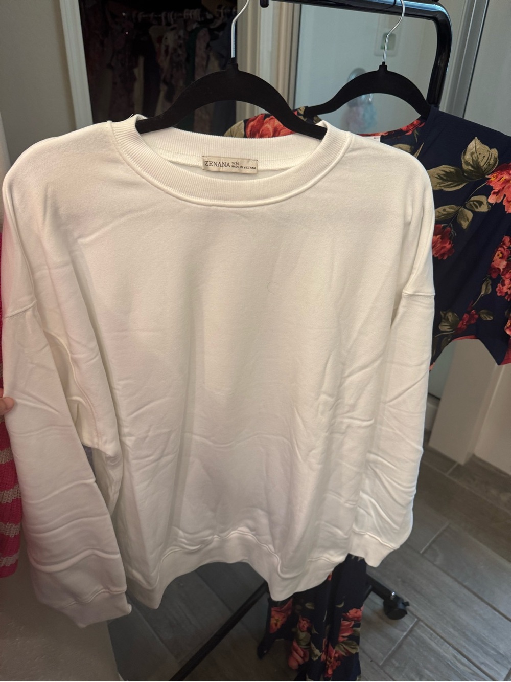 Zenana Outfitters White Crewneck Pullover Sweater
